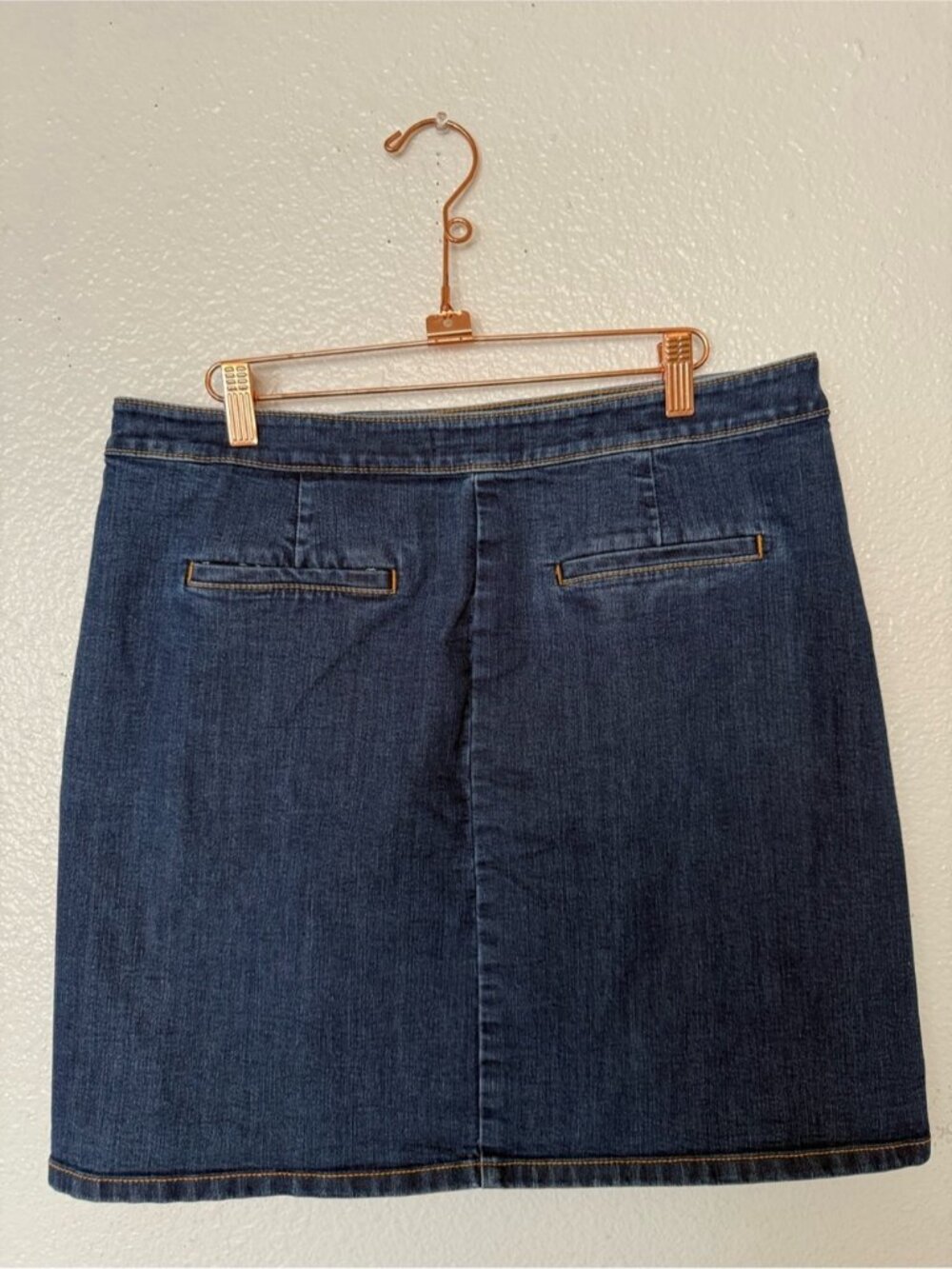 Blue denim skirt size 12 Buttons in front - Picture 2 of 5